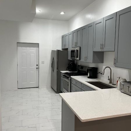 Adorable 2 Bedroom Apartment With Free Street Parking Chicago Buitenkant foto