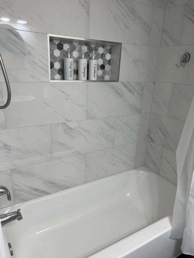 Adorable 2 Bedroom Apartment With Free Street Parking Chicago Buitenkant foto