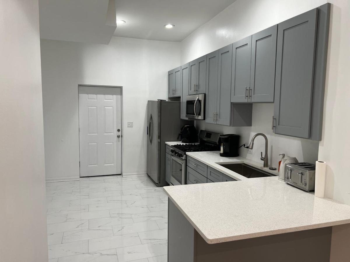 Adorable 2 Bedroom Apartment With Free Street Parking Chicago Buitenkant foto